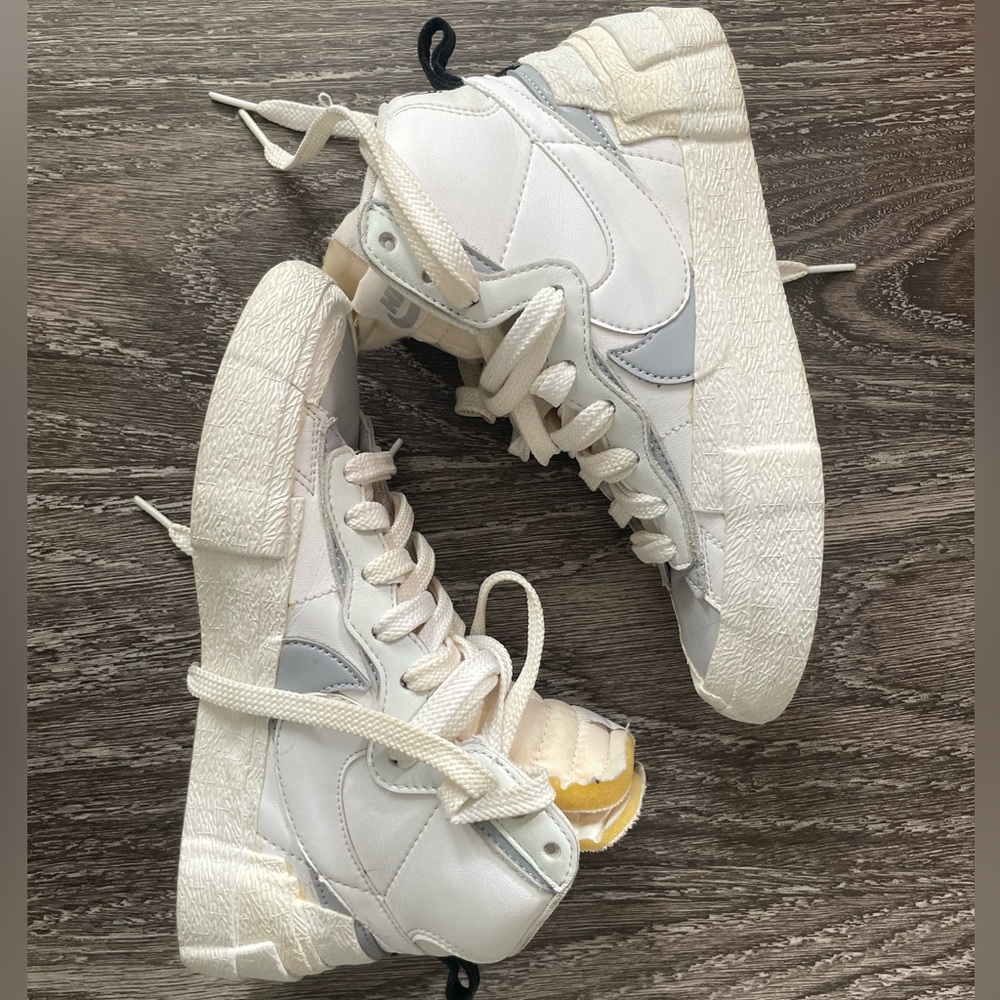 Nike Sacai blazers white/ gray size 4